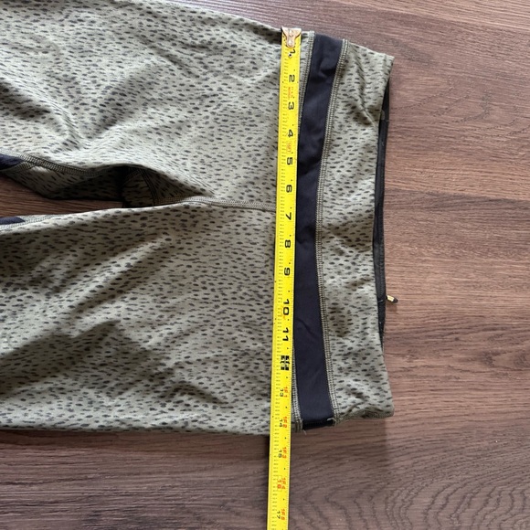 Lululemon Women's Green Speckled Capris Crop Leggings Athletic Workout‎ Pants - Picture 2 of 5